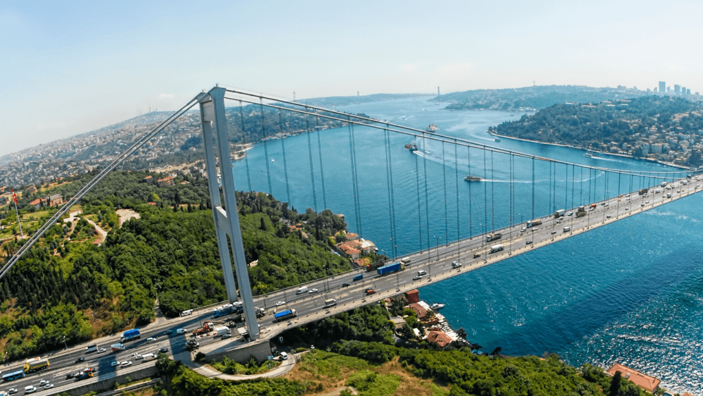 Kamyon İçin İstanbul'da Uygulanan Yasak Saatleri